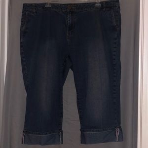 Denim cuffed Capri pants